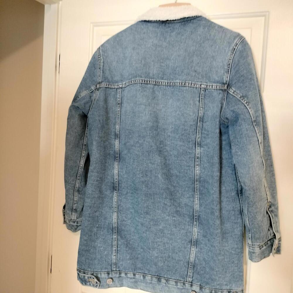 H&M Denim Jacket 4 front Pockets  Shearling Faux Fur Size 8 - Picture 2 of 9